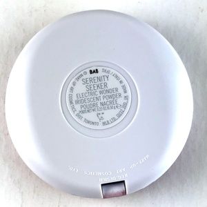 MAC Cosmetics Makeup - MAC Cosmetics Serenity Seeker Iridescent Powder MAC Cosmetics Makeup - MAC Cosmetics Serenity Seeker Iridescent Powder